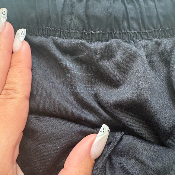 dri fit nike airy shorts - Picture 4 of 5